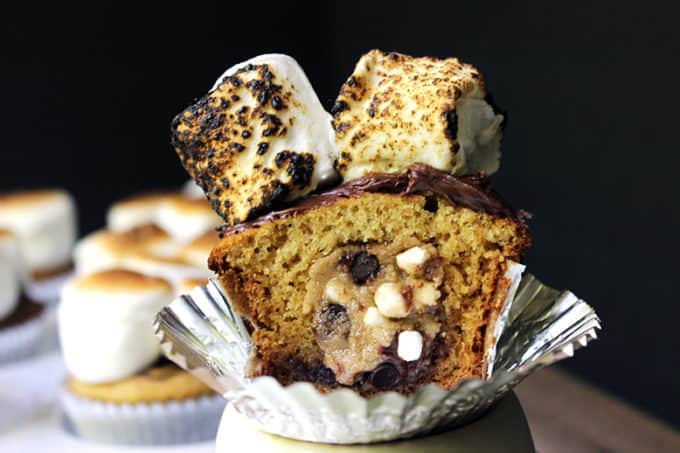 Safe to eat, Eggless S'mores Cookie Dough is a great snack or topping in things like ice cream, baked into cupcakes, or oatmeal. Made with graham cracker crumbs, chocolate chips and mini cereal marshmallows!