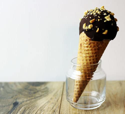 All the flavors of the original, with a third of the number of ingredients! Homemade delicious vanilla ice cream, dipped in homemade chocolate magic shell and topped with crushed peanuts.
