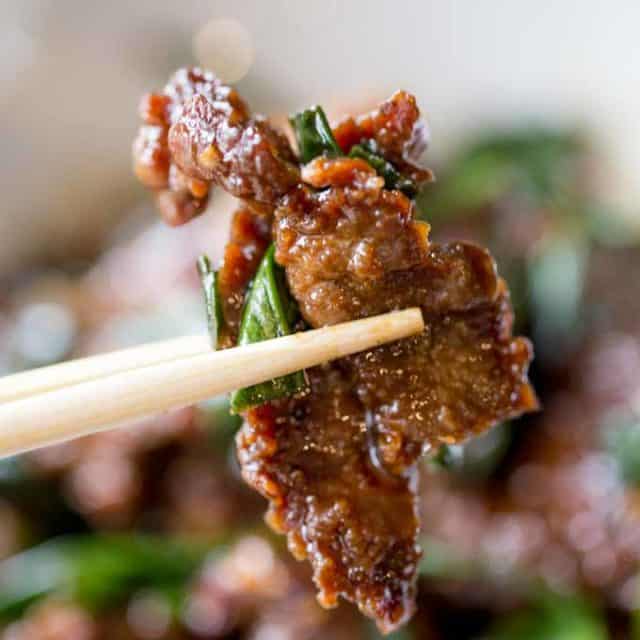 Mongolian Beef that's easy to make in just 30 minutes, crispy, sweet and full of garlic and ginger flavors you love from your favorite Chinese restaurant.