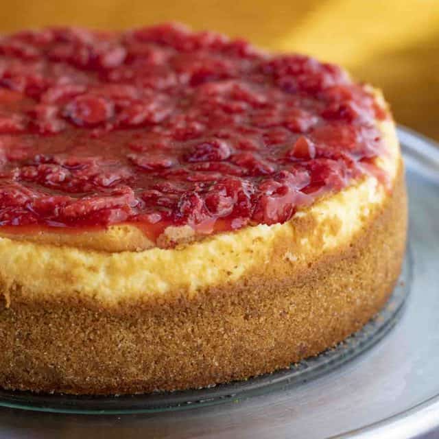 New York Cheesecake Topped with Strawberries