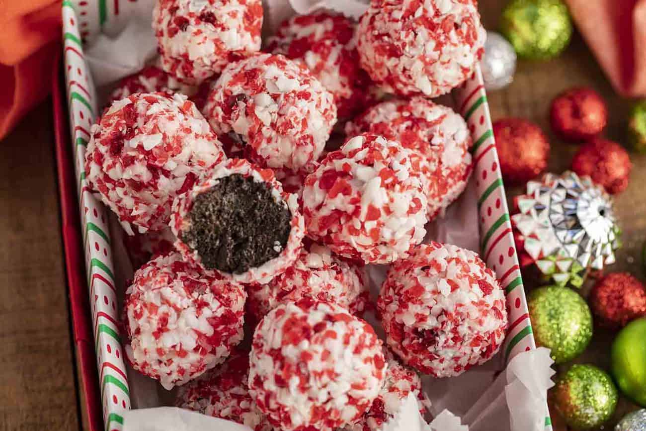 Easy Peppermint Oreo Truffles